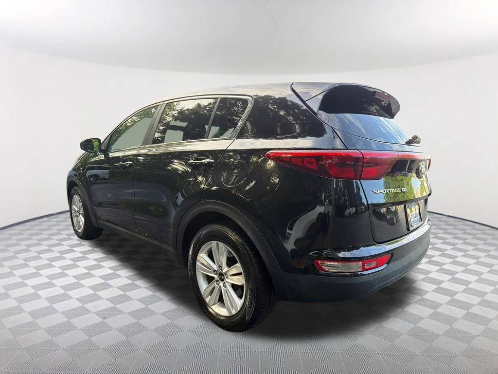 Used 2018 Red Kia LX image 7