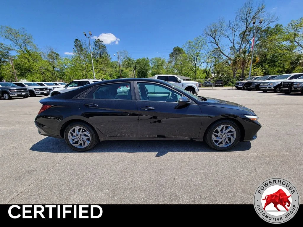 Used 2024 Black Hyundai SEL image 7