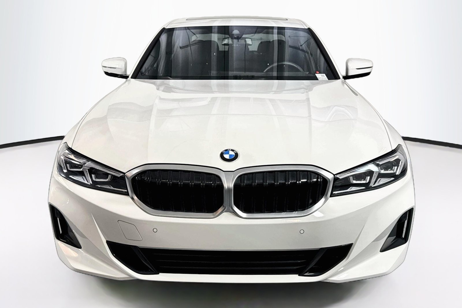 Used 2023 Alpine White BMW 330i image 2