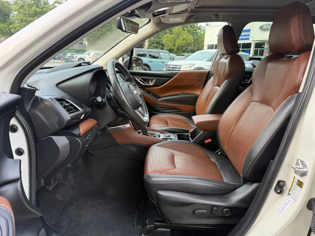 Used 2023 White Subaru Touring image 24