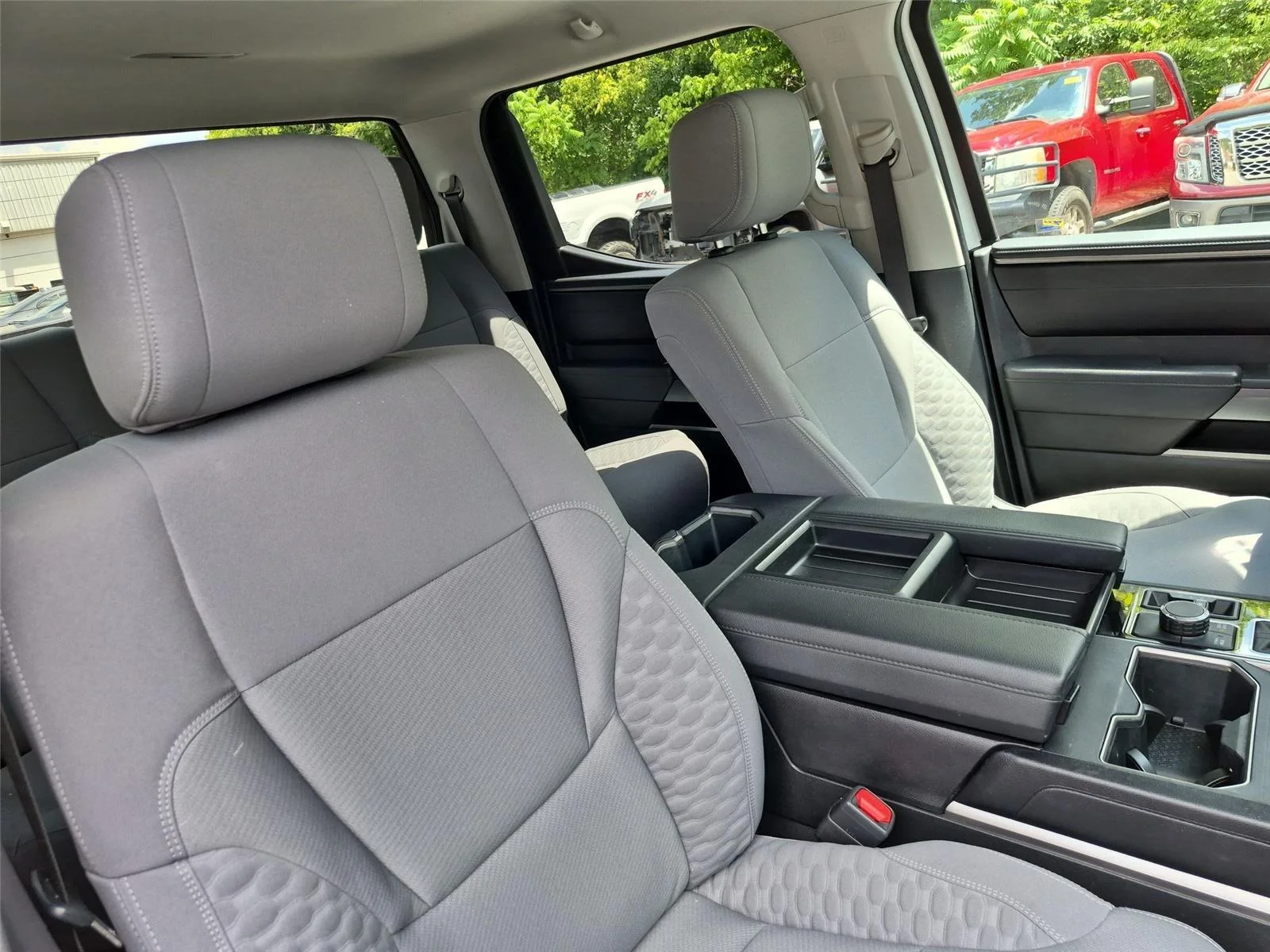 Used 2023 Ice Cap Toyota SR5 image 36