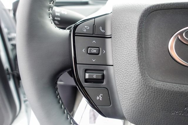 New 2026 Wind Chill Pearl <sup>1</sup> Toyota  XLE image 15