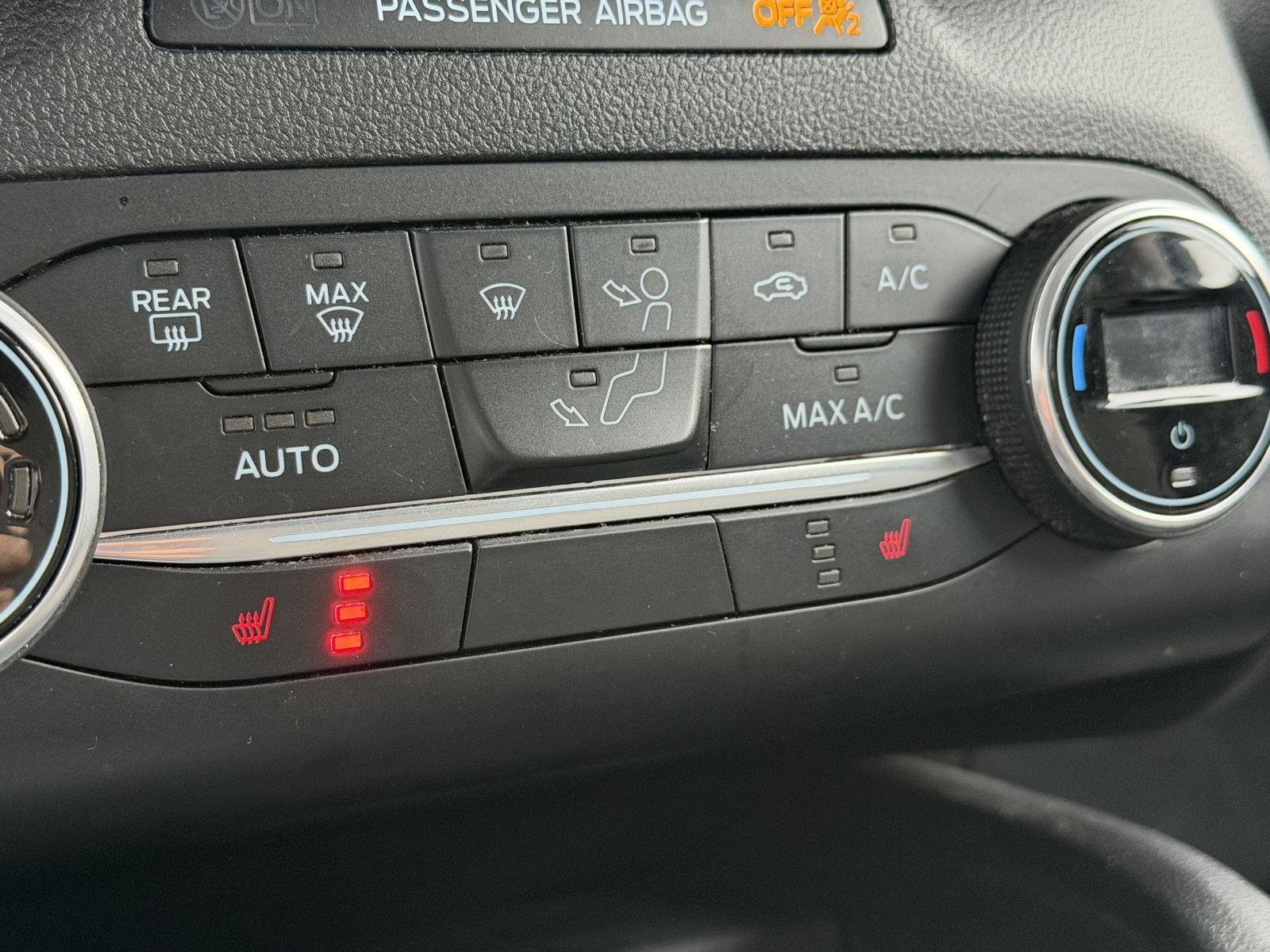 Used 2020 Magnetic Ford SE image 8
