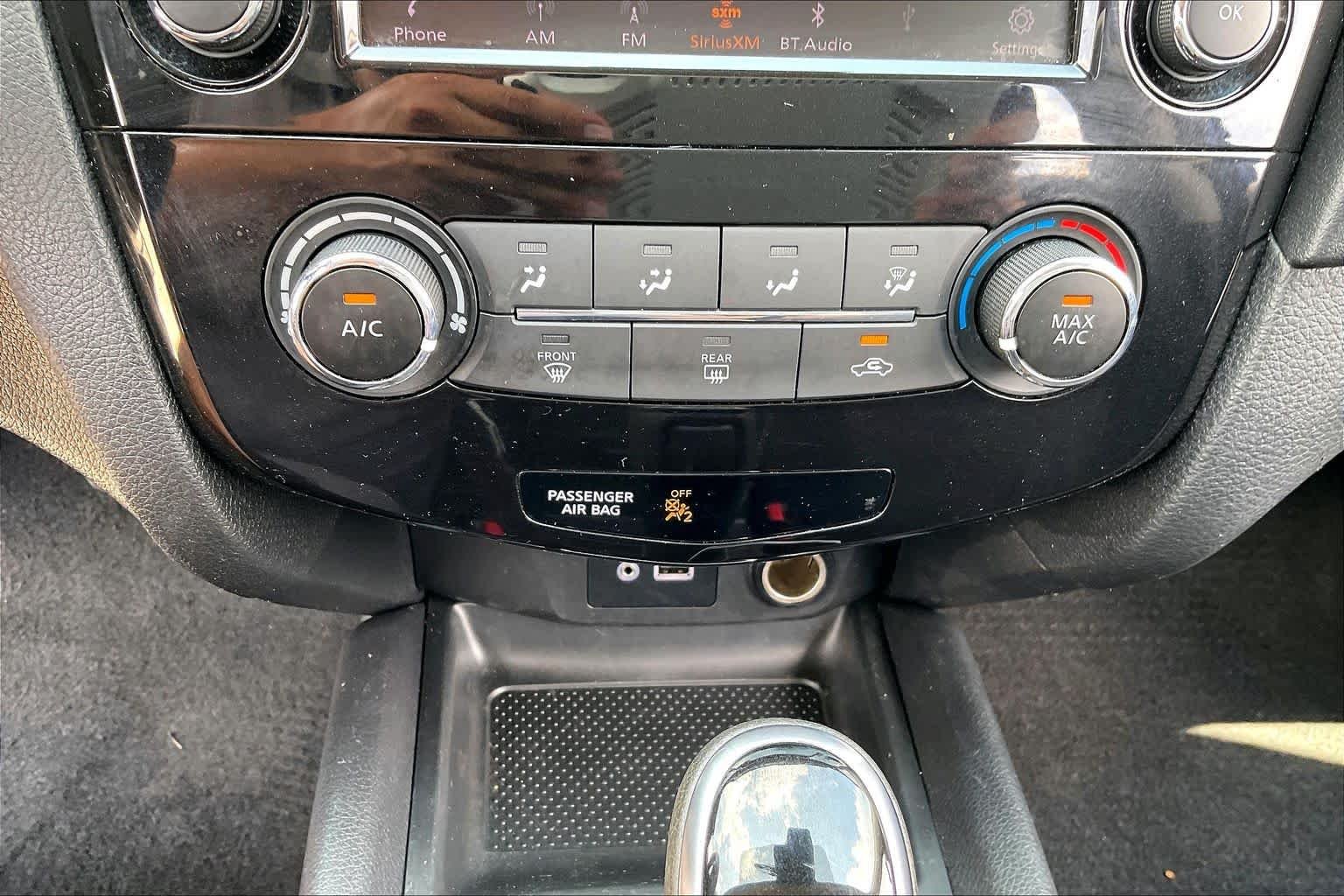 Used 2019 Caspian Blue Metallic Nissan S image 30