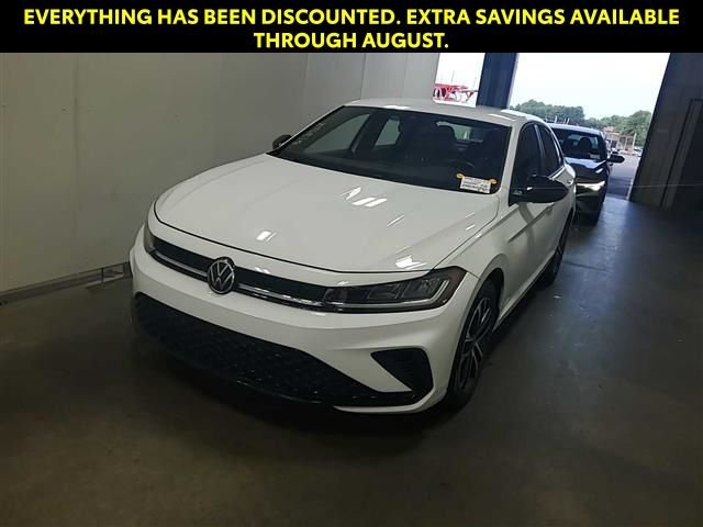 Used 2025 White Volkswagen 1.5T Sport image 3