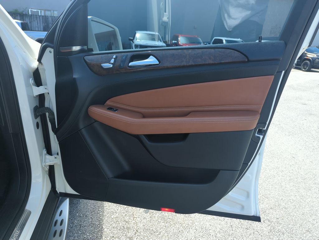 Used 2016  Mercedes-Benz GLE 400 image 34