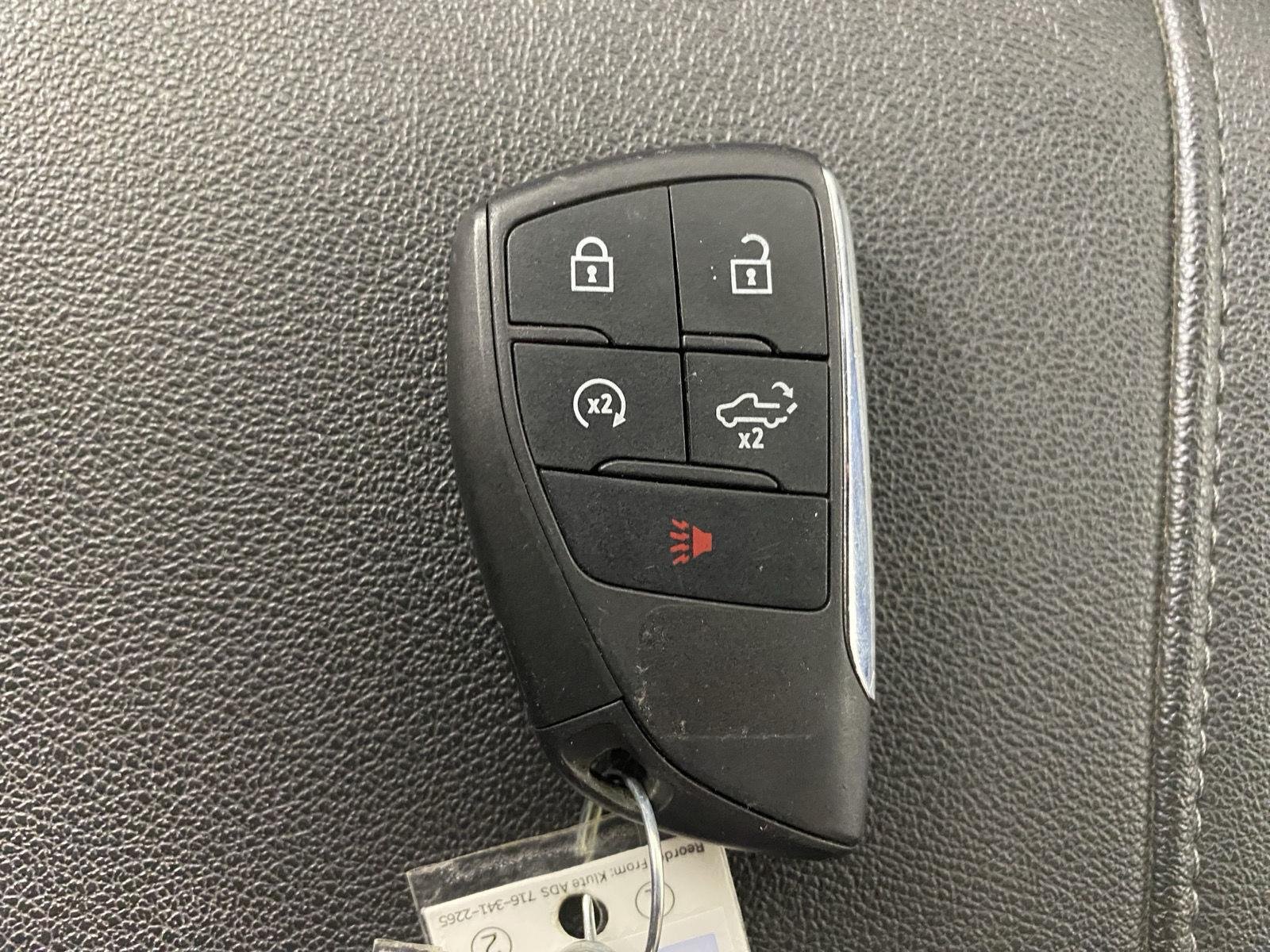 Used 2023 Onyx Black GMC Elevation image 17