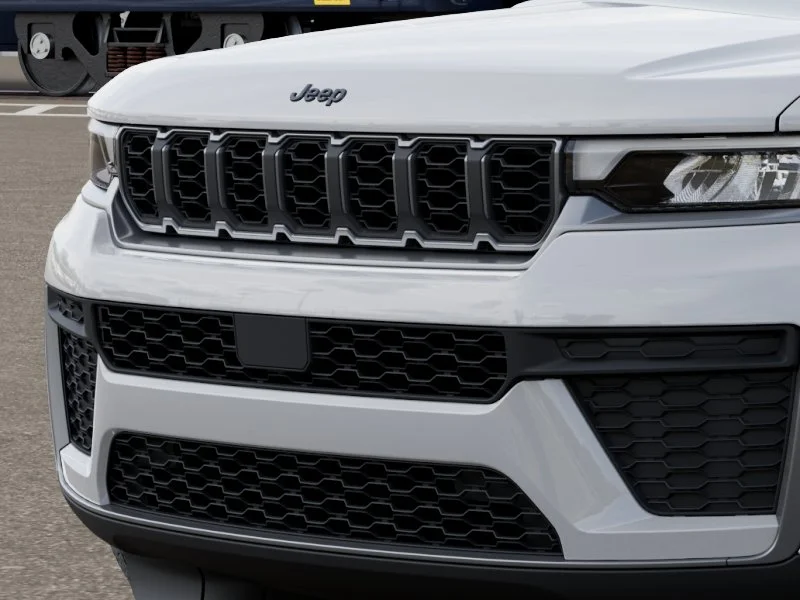 New 2026 Bright White Clear-Coat Exterior Paint Jeep Laredo image 7