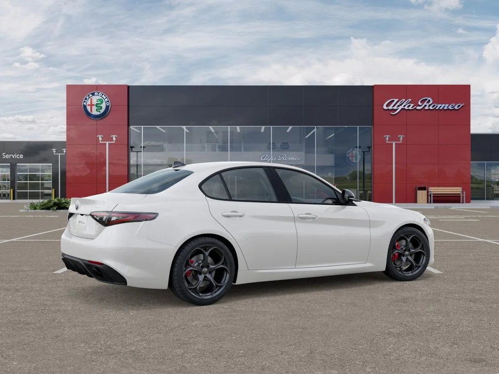 New 2025 Milano White Exterior Paint Alfa Romeo Base image 4