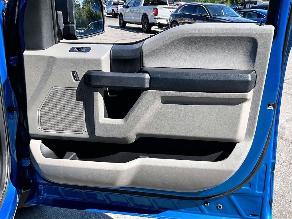 Used 2020 Blue Metallic Ford XL image 12