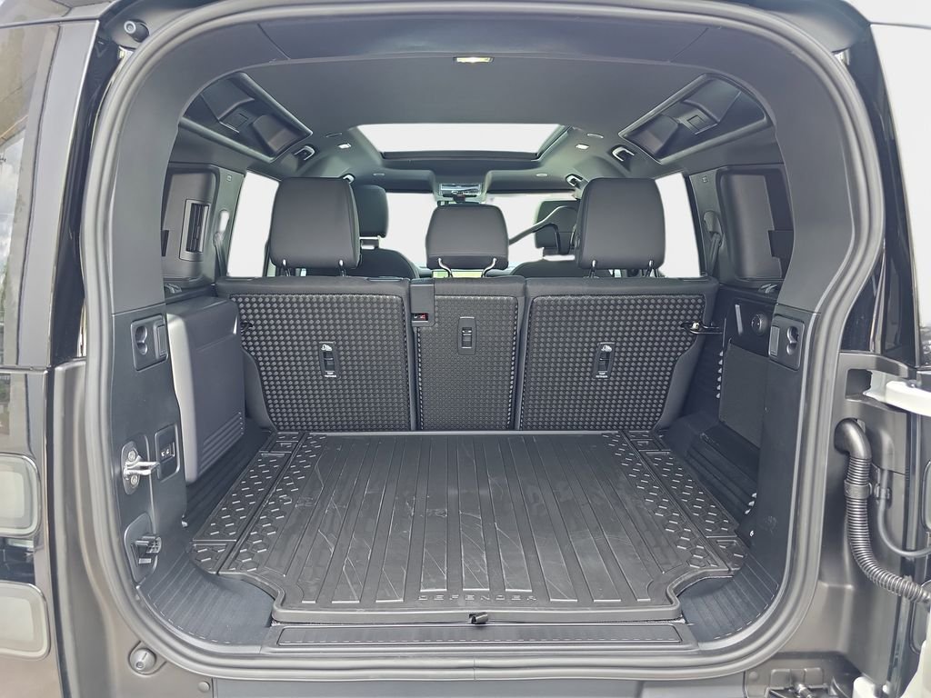 New 2026 Fuji White LAND ROVER S image 12