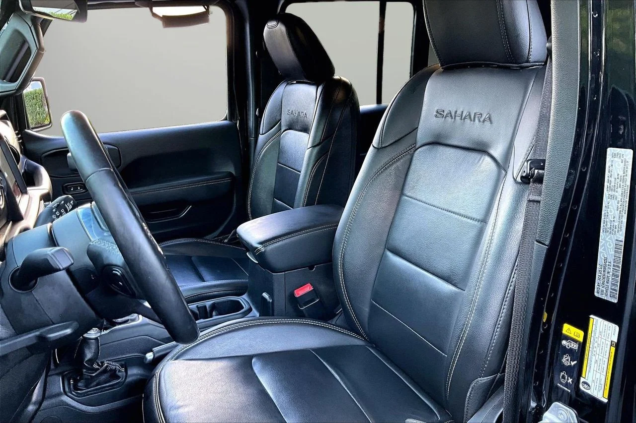 Used 2021 Black Jeep Sahara image 20