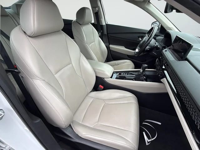 Used 2023 White Honda Touring image 25