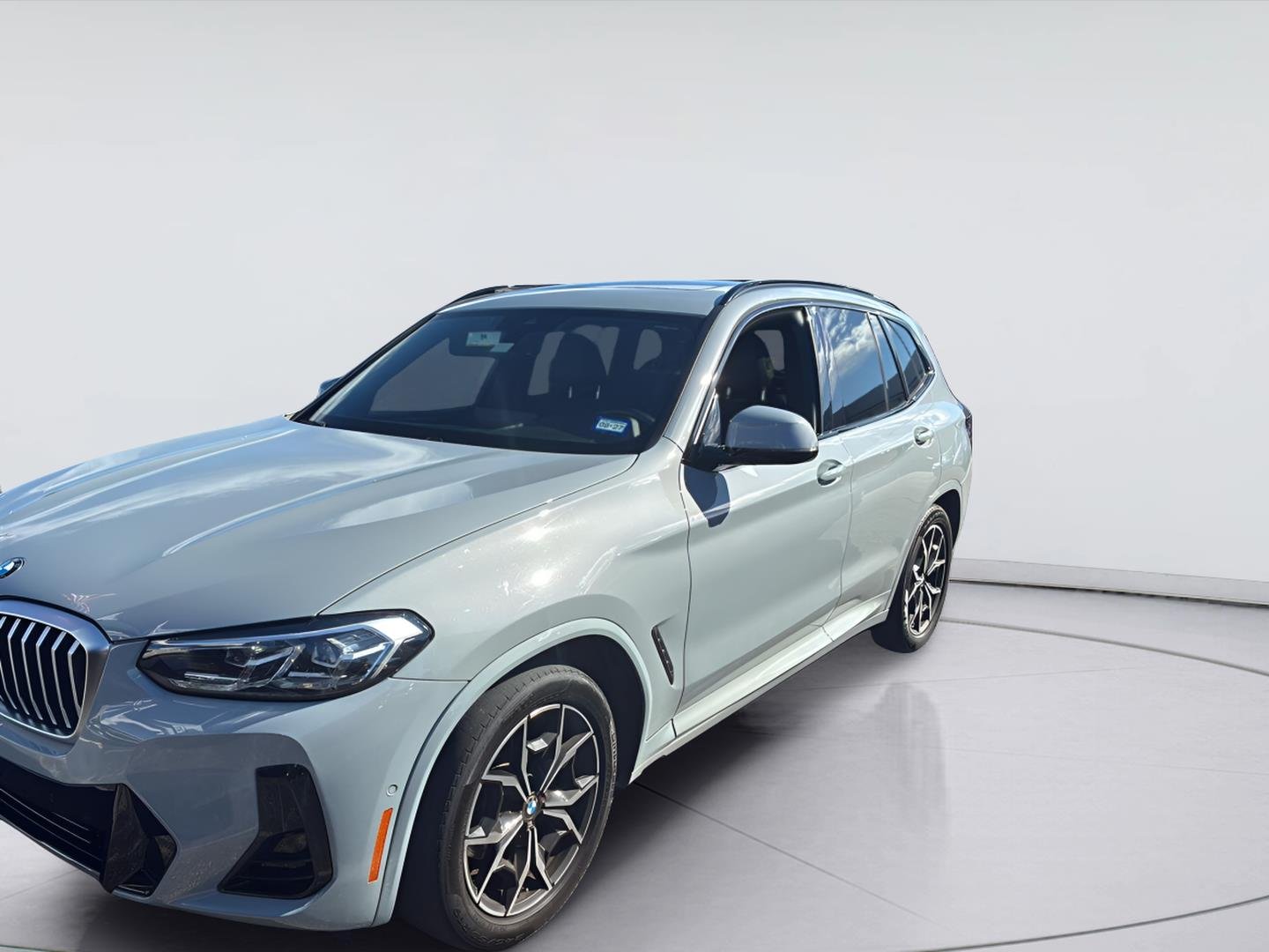 Used 2022 Brooklyn Grey Metallic BMW sDrive30i image 1