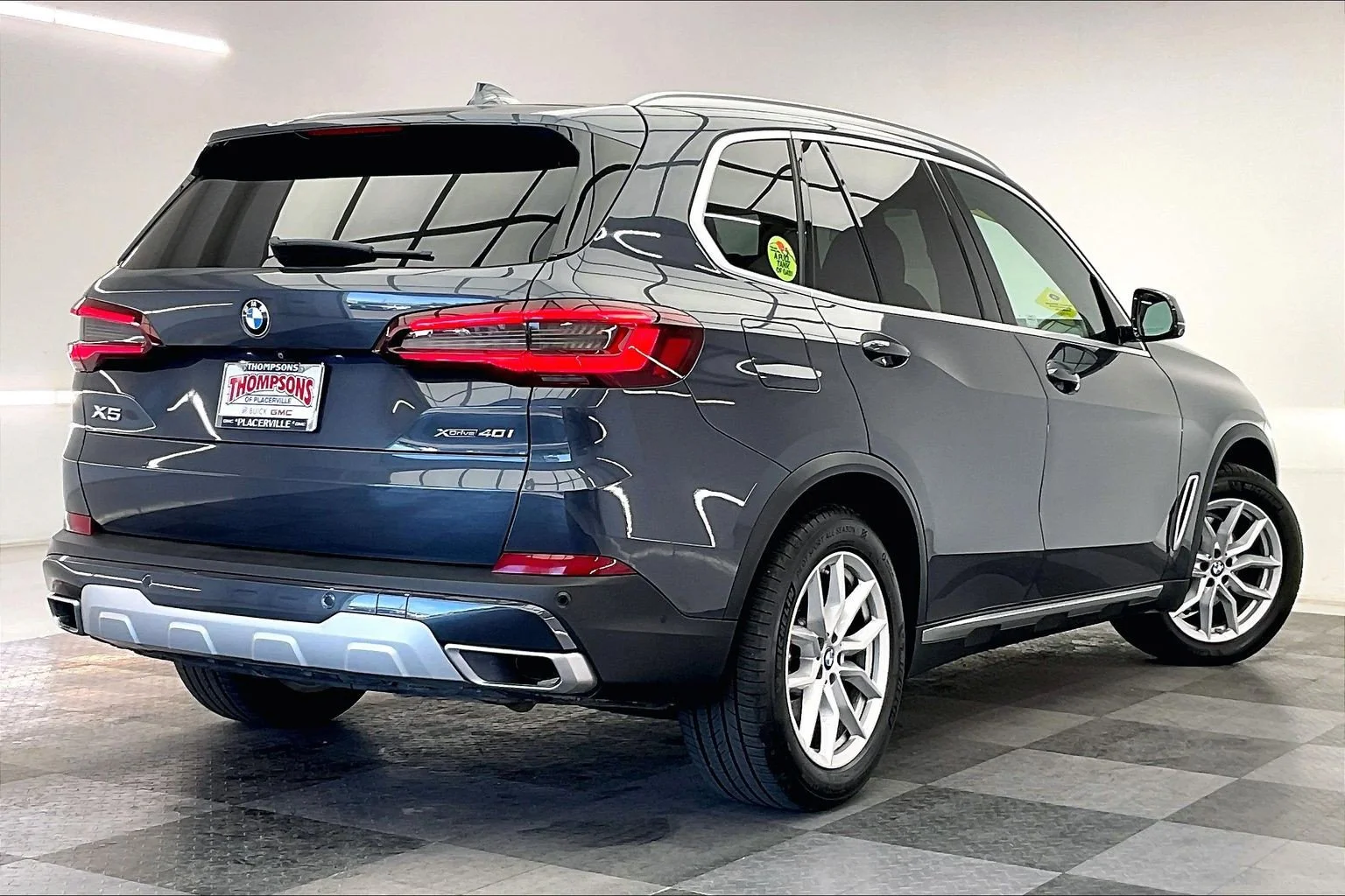 Used 2021 Arctic Gray Metallic BMW xDrive40i image 13