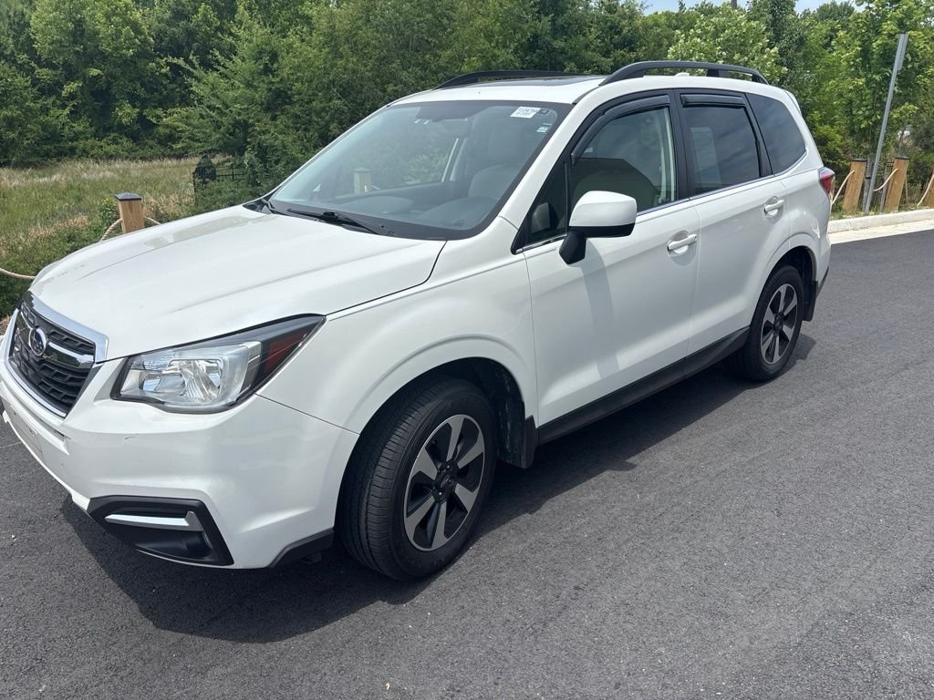 Used 2018 Crystal White Pearl Subaru 2.5i Limited image 1