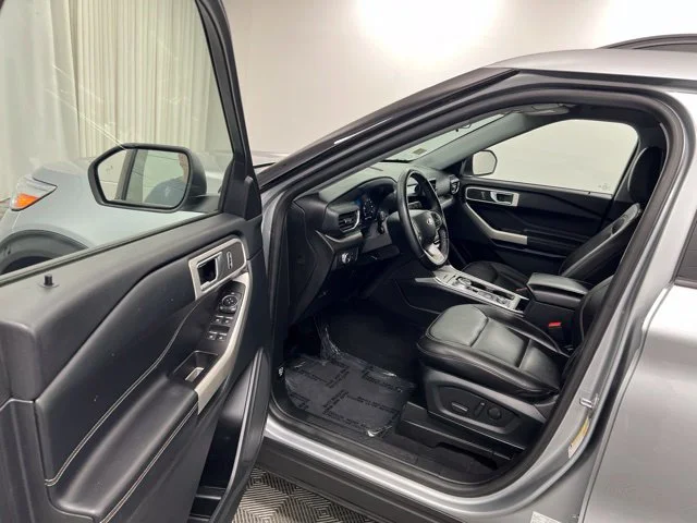 Used 2022 Silver Ford XLT image 12