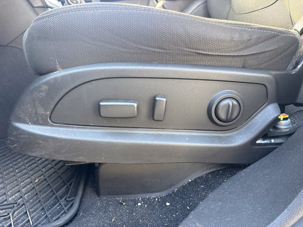 Used 2016 White GMC SLE-2 image 10