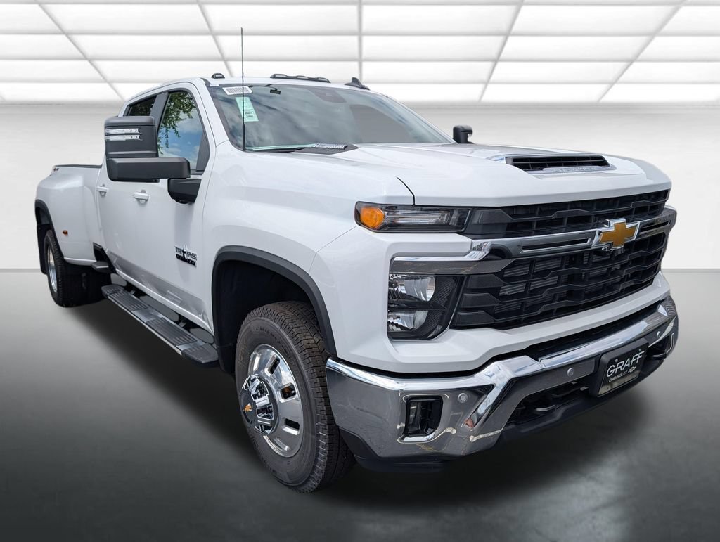New 2026 Summit White Chevrolet LT DRW image 1