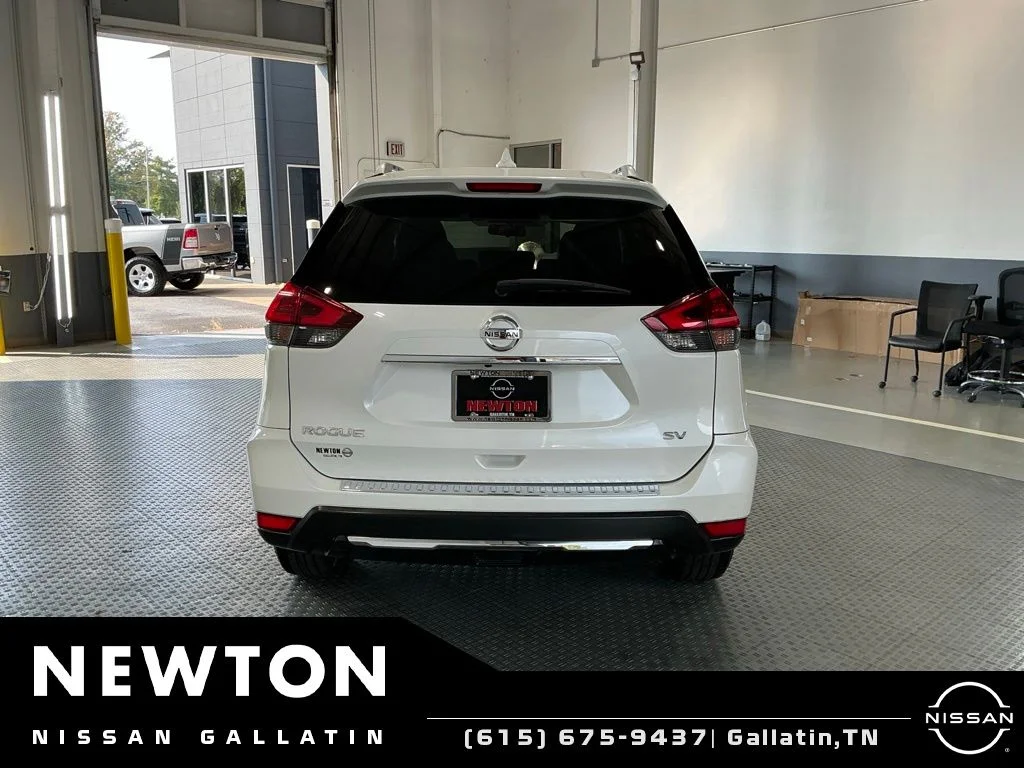 Used 2018 Pearl White Nissan SV image 5
