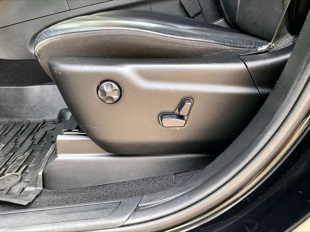 Used 2019 Black Jeep Altitude image 27