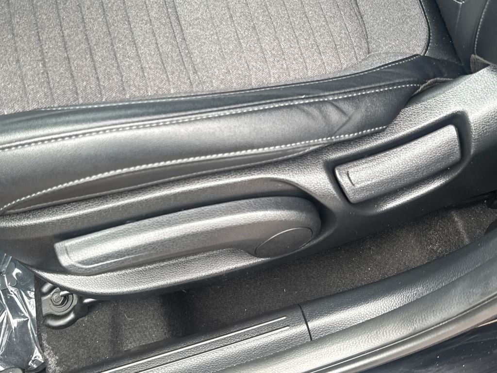 Used 2021 Black Kia S image 47