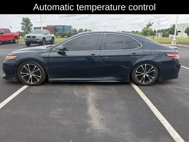 Used 2018 Blue Toyota SE image 11