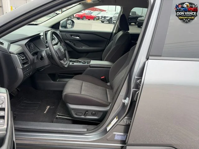 Used 2025 Gray Nissan SV image 9
