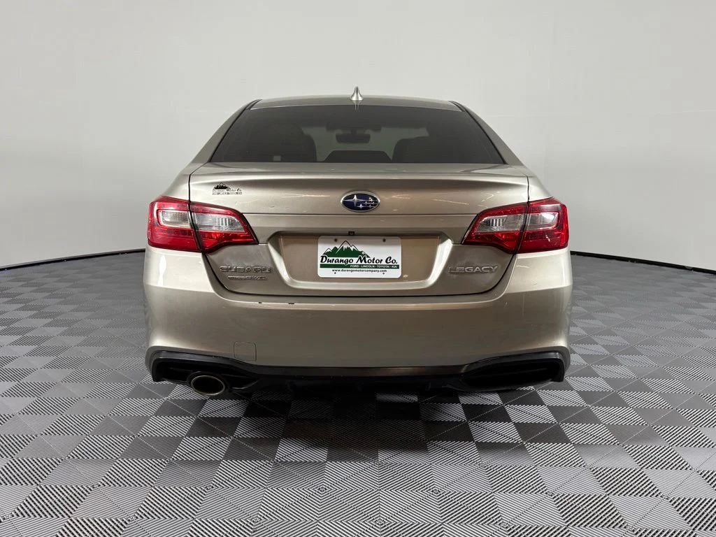 Used 2018 Gray Subaru 2.5i image 9