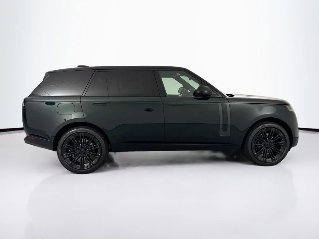 New 2026 British Racing Green Land Rover SE image 4