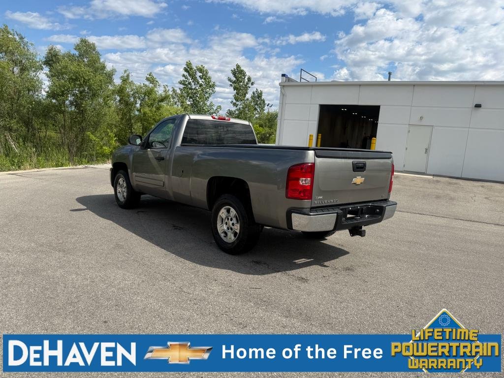 Used 2008 GRAYSTONE METALLIC Chevrolet LT w/1LT image 4