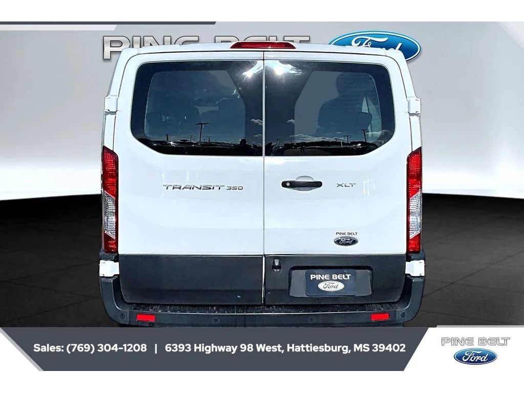 Used 2022 Oxford White Ford XLT image 4