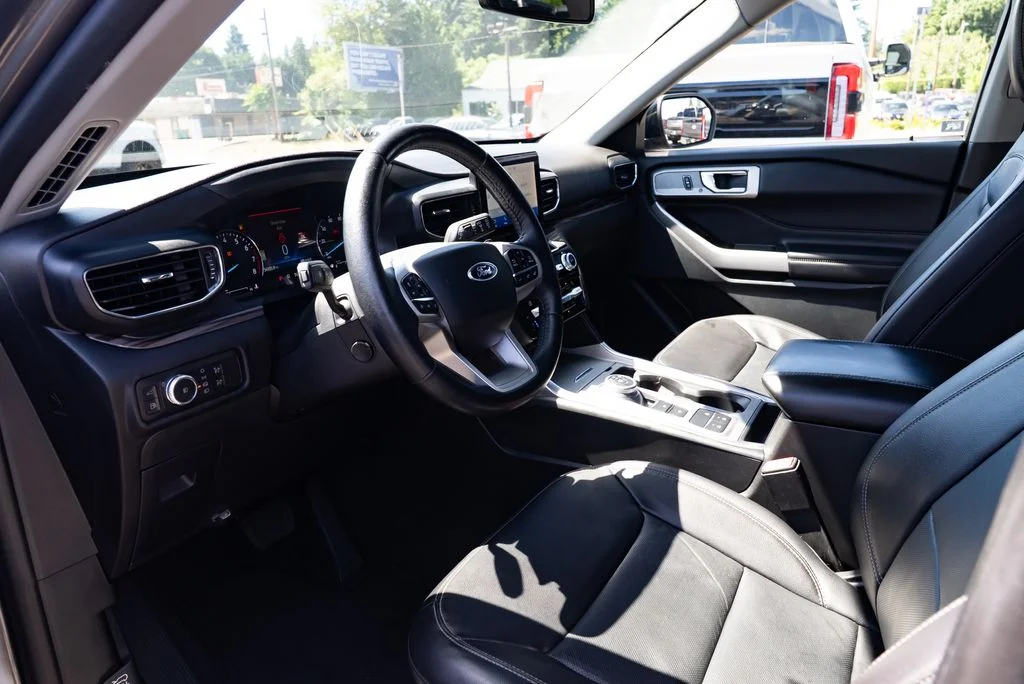 Used 2021 Gray Ford Limited image 19