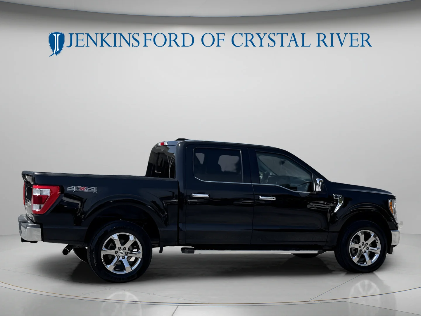 Used 2022 Agate Black Metallic Ford LARIAT image 3