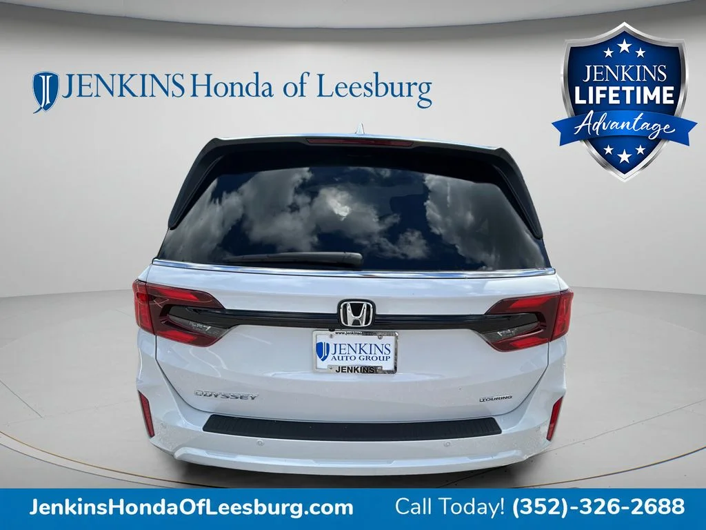 New 2027 Platinum White Pearl Honda Touring image 5