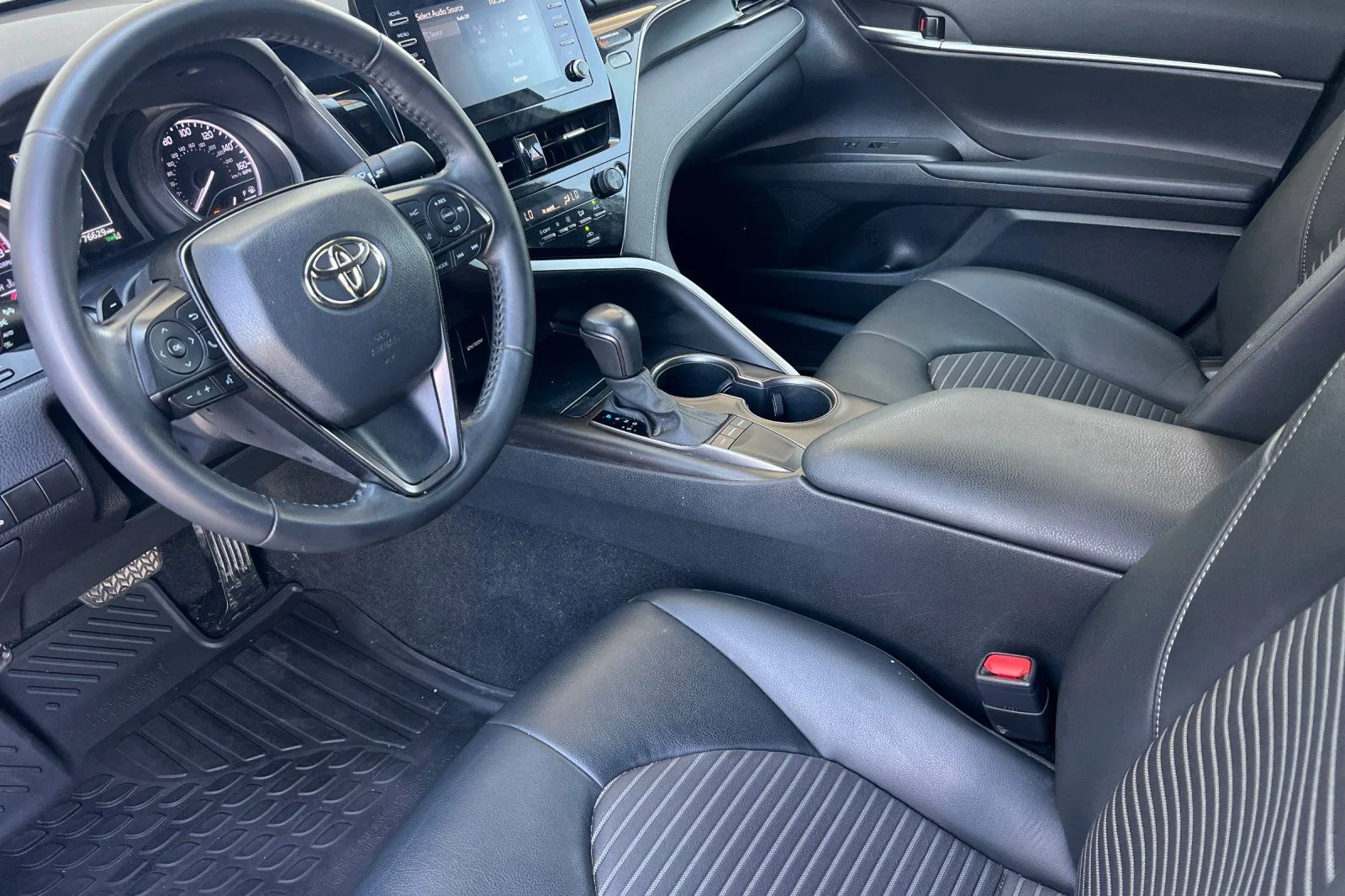 Used 2023 White Toyota SE image 10