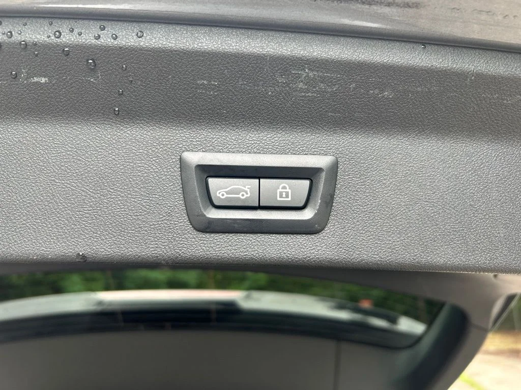 Used 2023 Gray BMW xDrive30i image 33