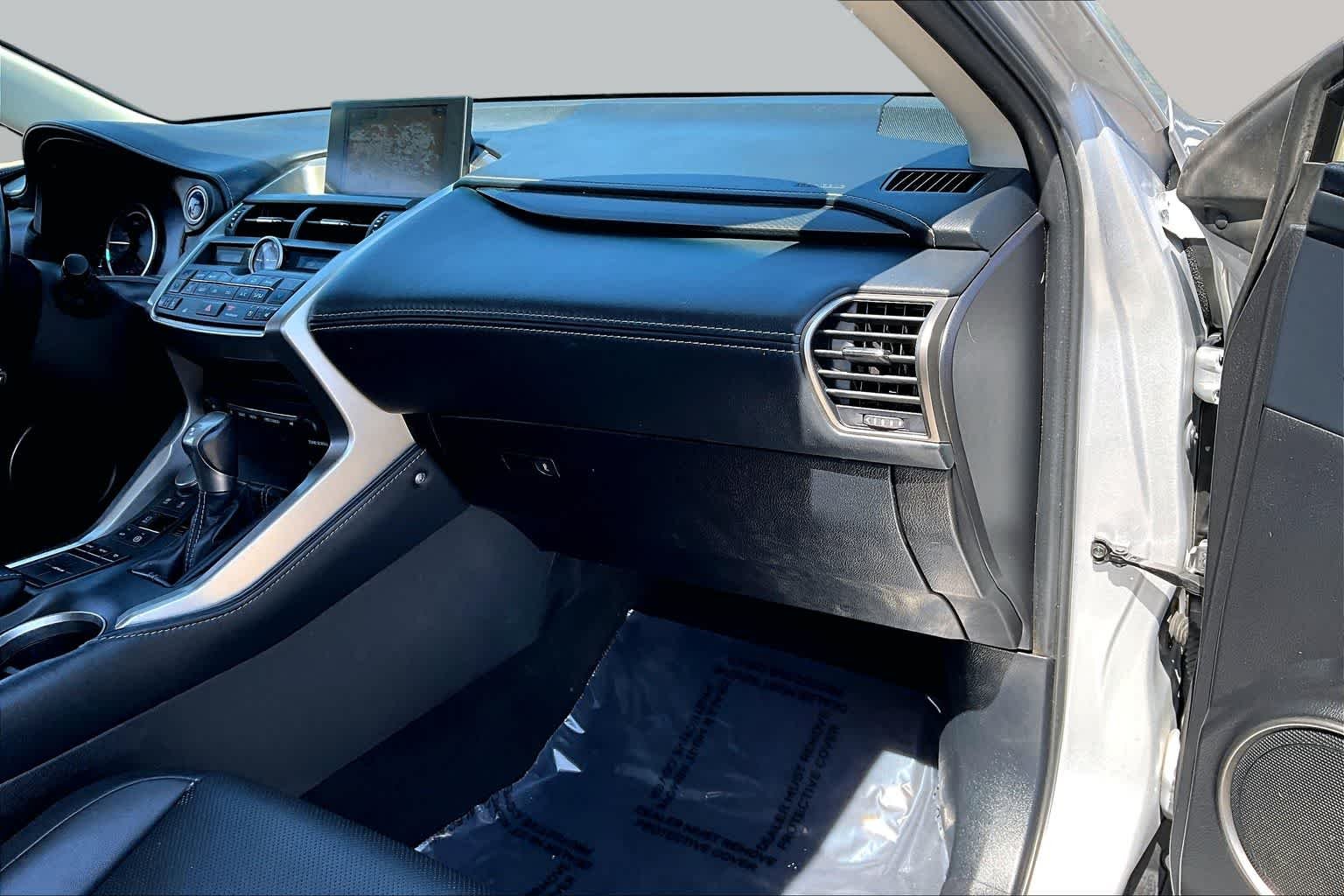 Used 2015 Silver Lining Metallic Lexus  image 18