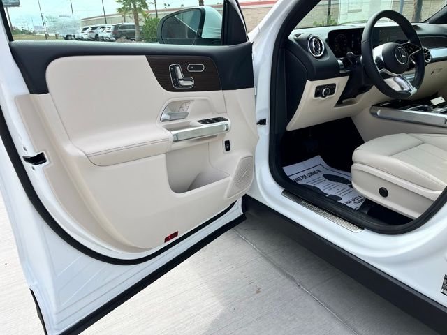 New 2026 Polar White Mercedes-Benz GLB 250 image 14
