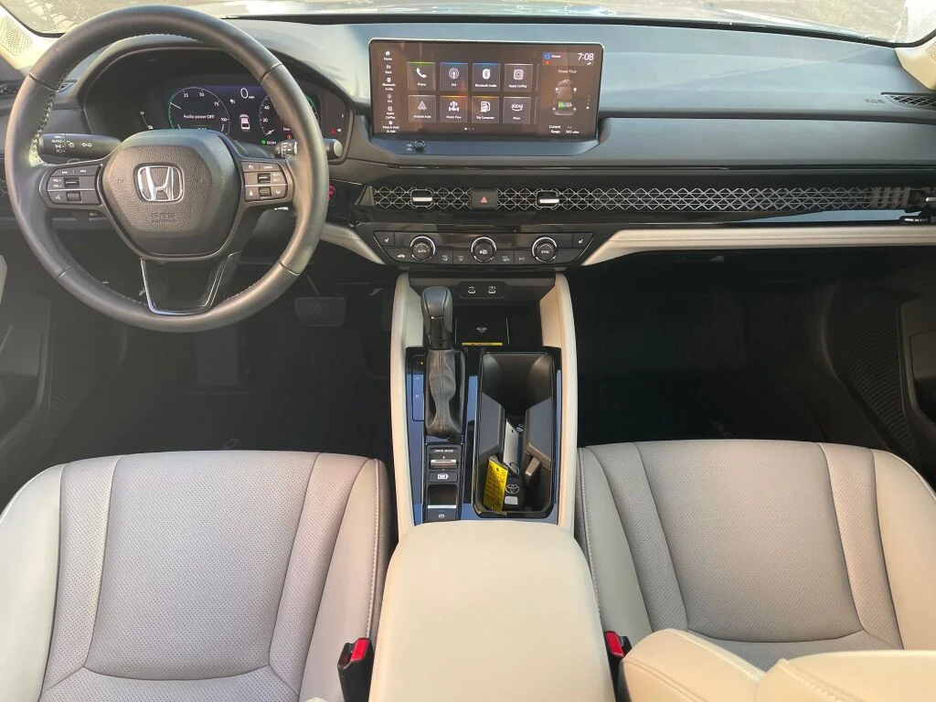 Certified Used 2025 Urban Gray Pearl Honda EX-L image 31