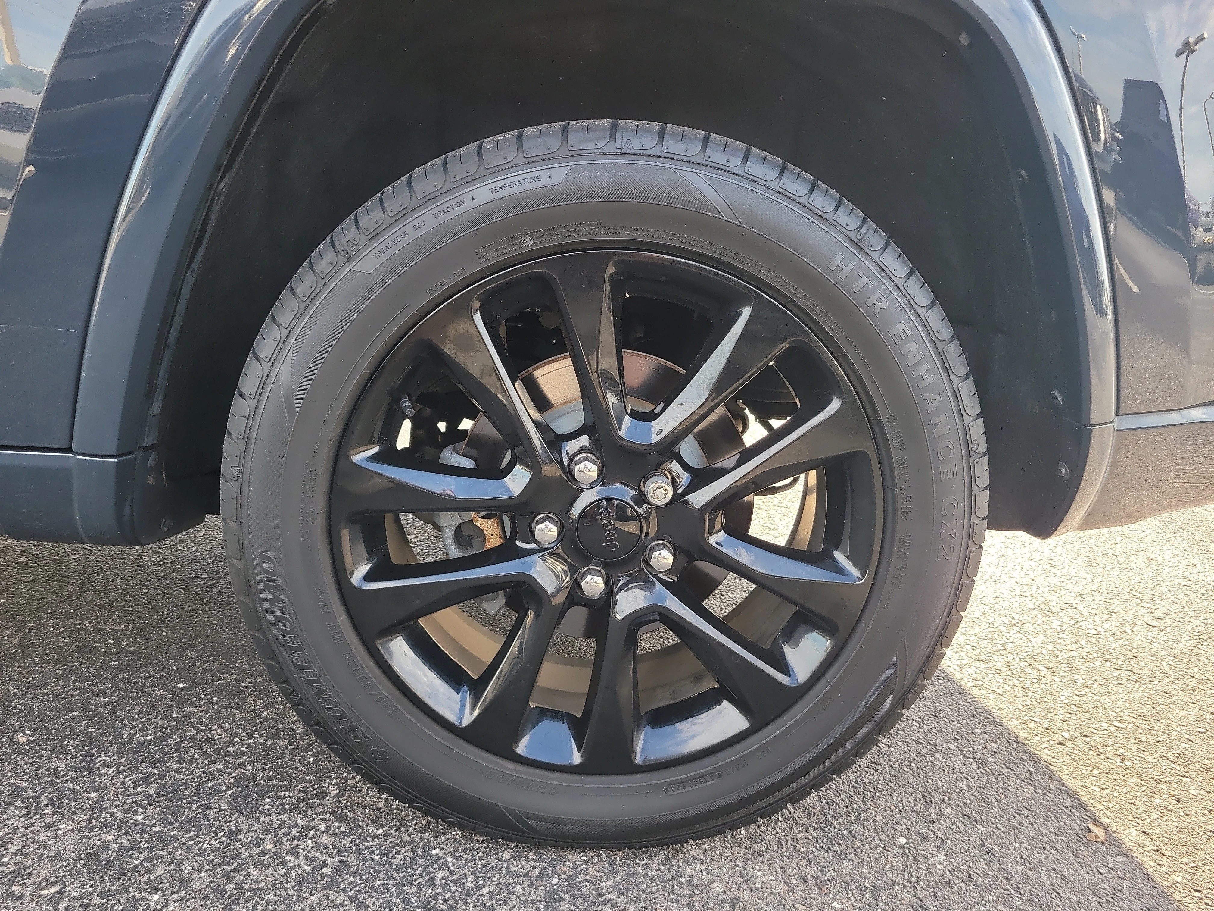 Used 2018 Rhino Clearcoat Jeep Altitude image 8