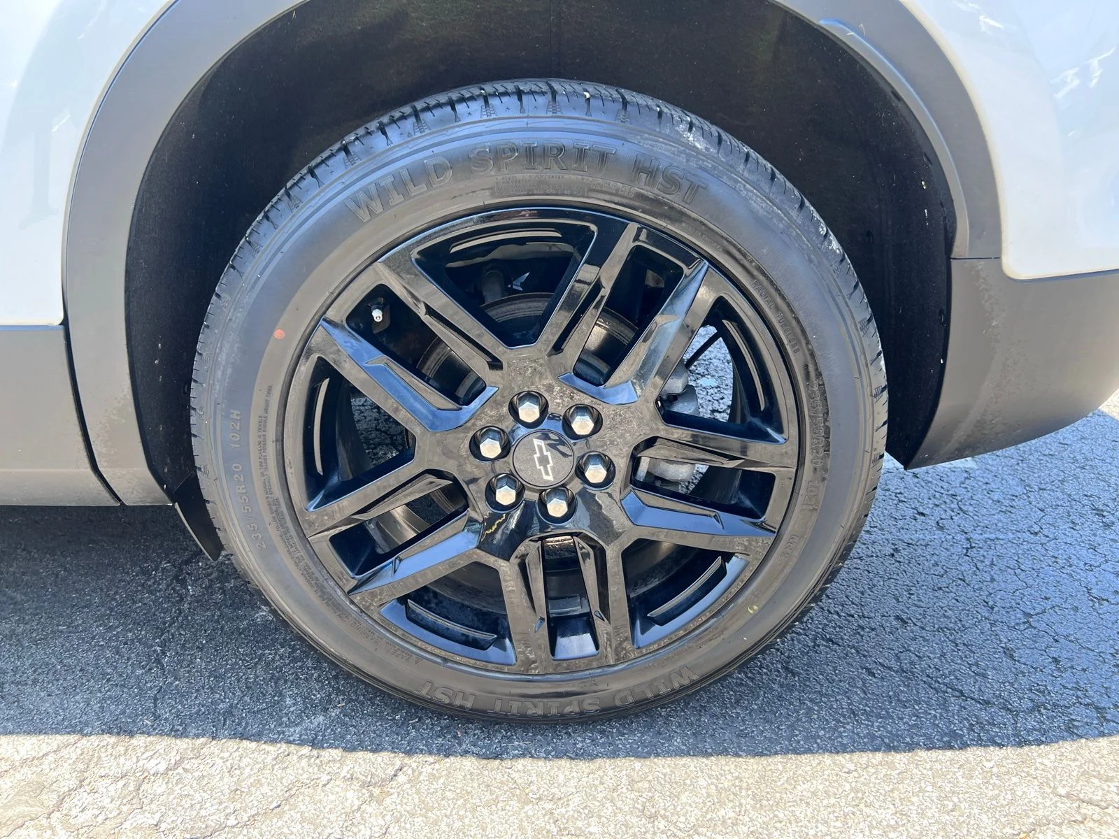 Used 2019 Summit White Chevrolet Base image 17