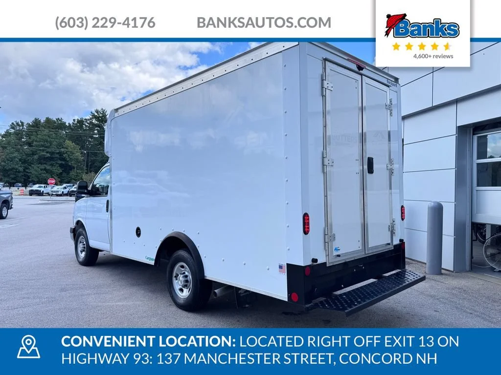 Used 2025 Summit White Chevrolet Work Van image 5