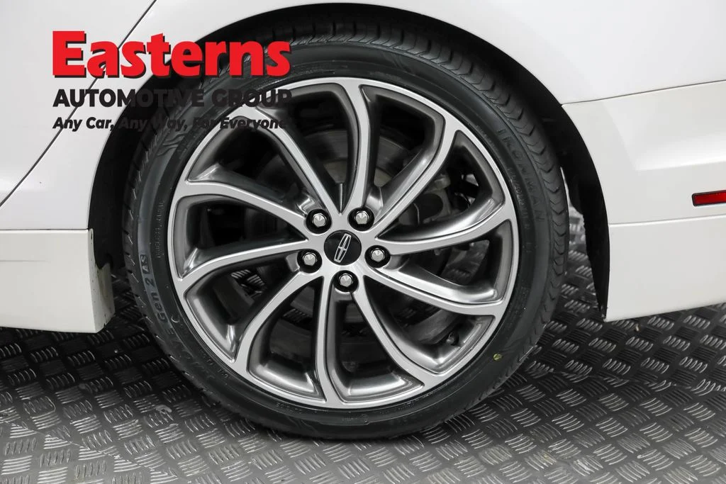Used 2019 White Lincoln Reserve image 34