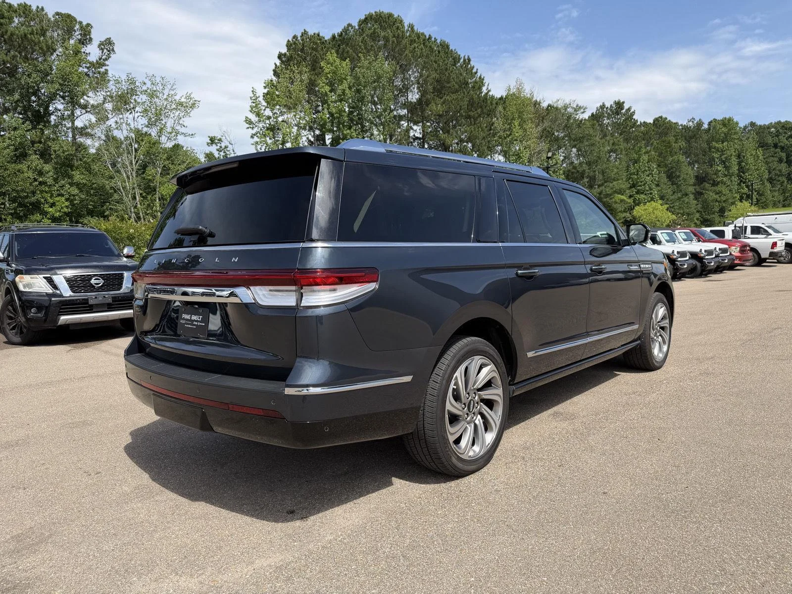 Used 2024 Flight Blue Metallic Clearcoat Lincoln Reserve image 6