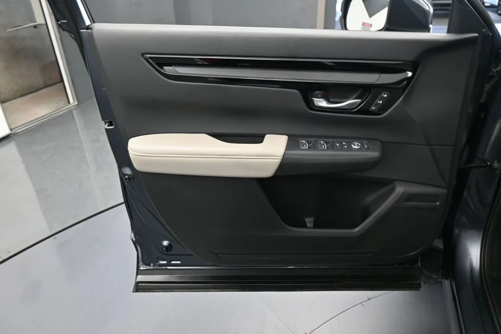 Used 2025 Gray Honda EX-L image 13