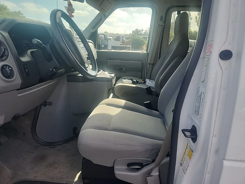 Used 2013 White Ford XLT image 19
