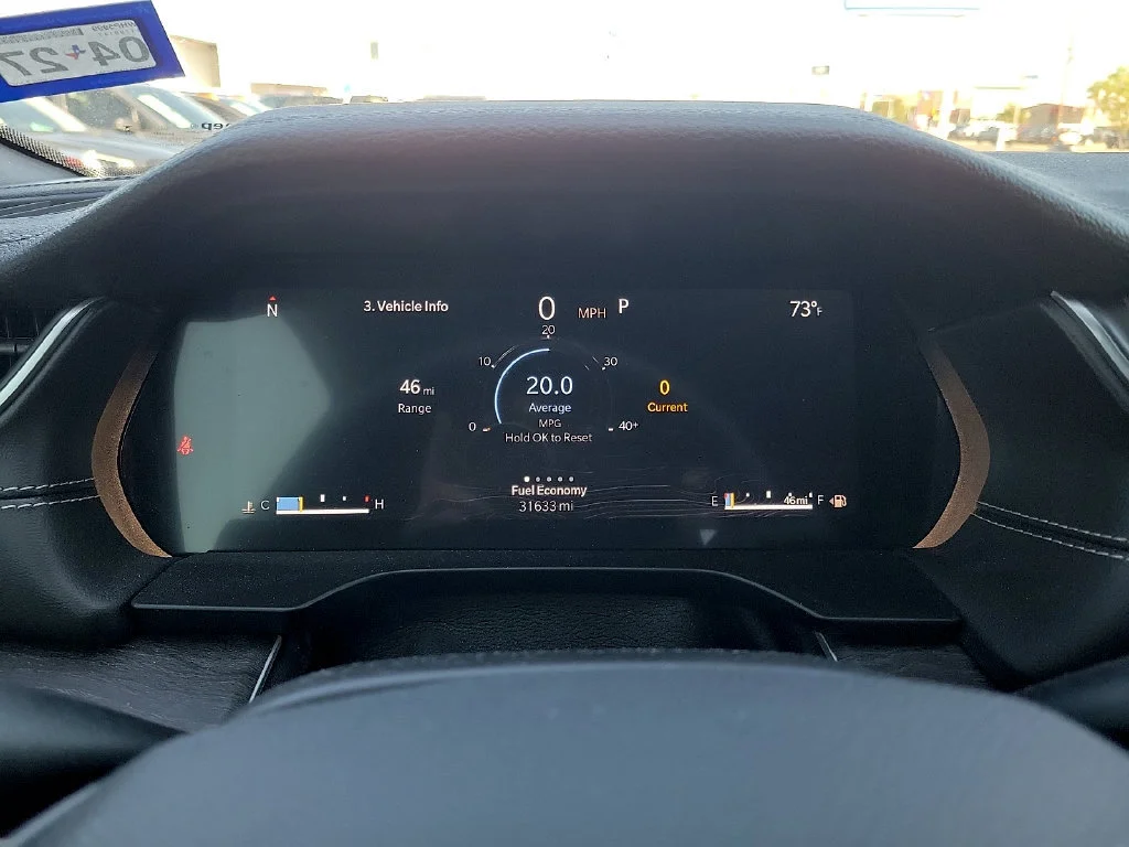 Used 2025  Jeep Limited image 24