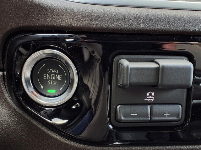 New 2026 Onyx Black GMC SLT image 15