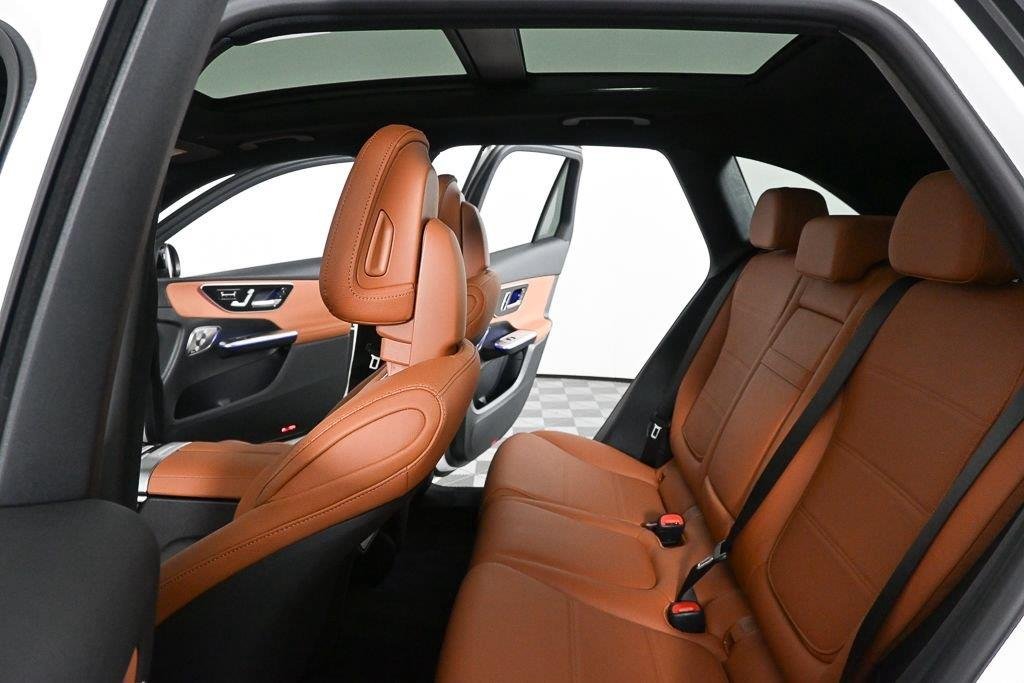New 2027 Polar White Mercedes-Benz GLC 300 image 18